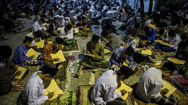 Pahala untuk orang yang menghadiri majelis ilmu di bulan Ramadhan